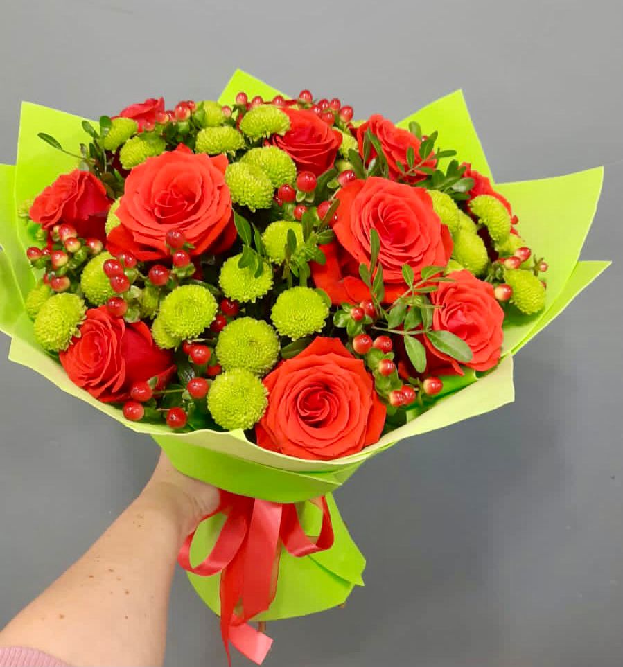 Букет цветов из: Хризантемы и Розы в Москве