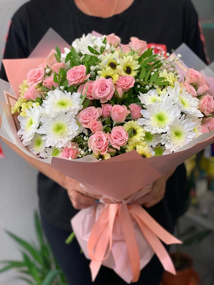 Букет юношеские грезы в Москве Букет цветов из: Розы и Хризантемы в Москве