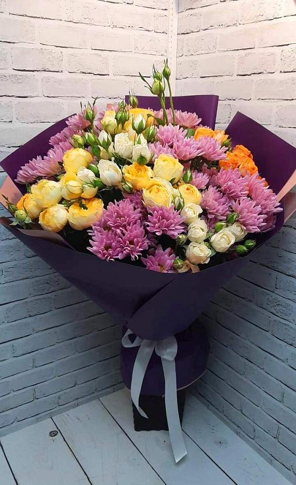 Букет цветов из: Хризантемы и Розы в Москве