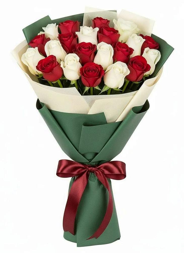 Букет Микс из красных и белых роз в Москве