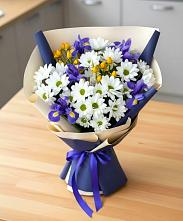 Букет цветов из:  Розы, Ирисы и Хризантемы в Москве
