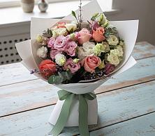 Букет цветов из:  Розы, Лизиантусы и Гвоздики в Москве