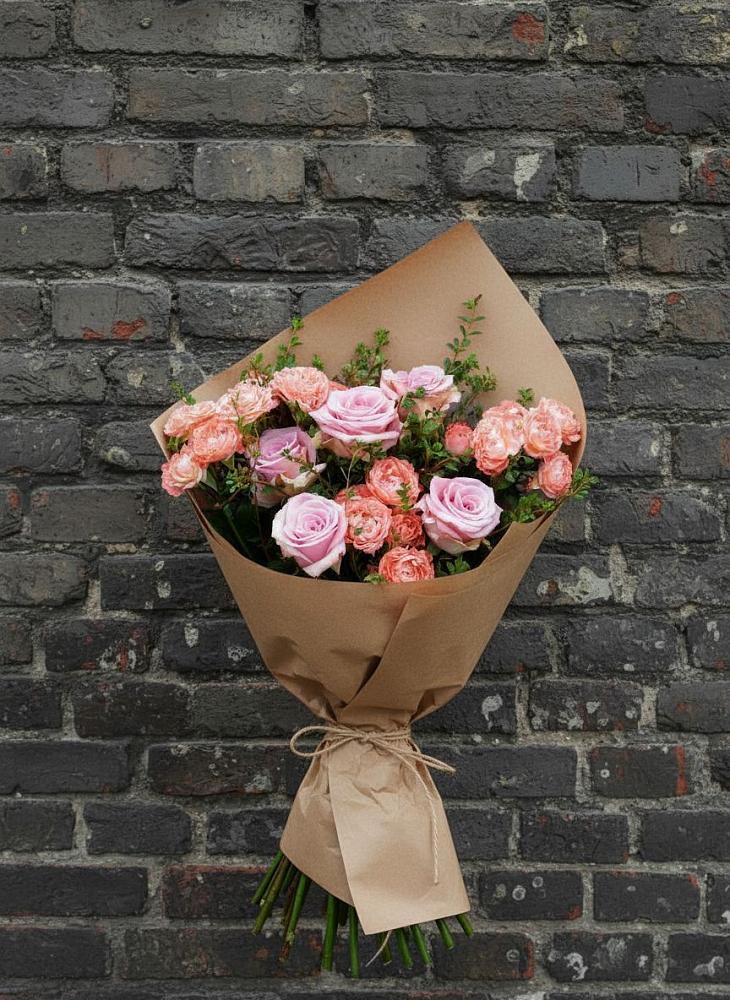 Букет цветов из: Розы в Москве